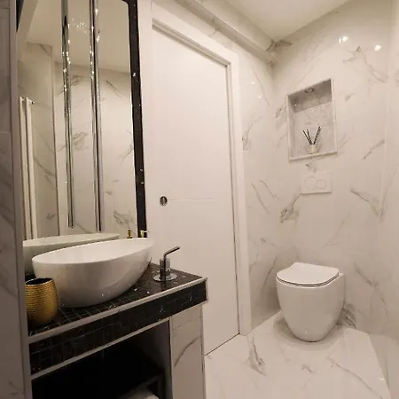 Easy Holidays - Suite Colosseo Apartment Rome
