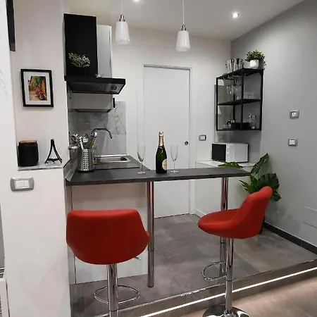 Easy Holidays - Suite Colosseo * Rome