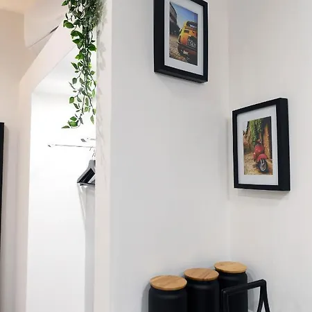 Easy Holidays - Suite Colosseo Apartment *